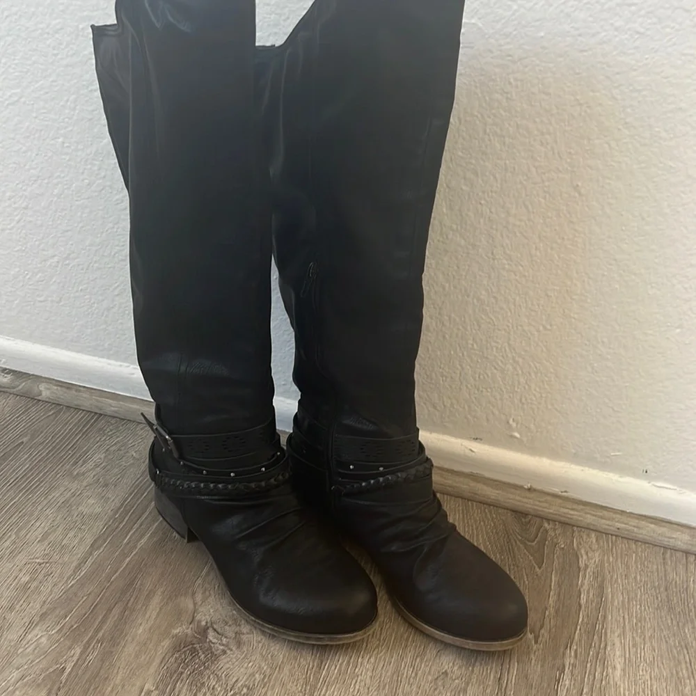 Faux leather black boots - Picture 1 of 6